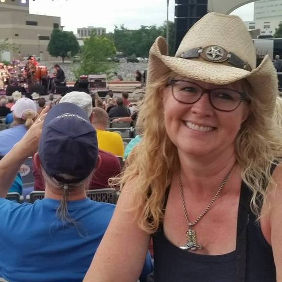 Meet your Posher, Lorelei - Picture 1 of 1